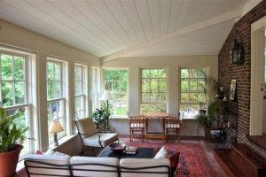 17+ Amazing Farmhouse Sunroom Makeover Ideas