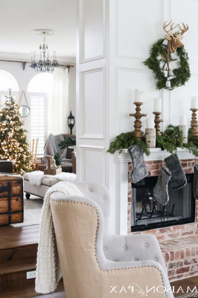 60+ Lovely Christmas Decoration Ideas for Your Living Room - Page 43 of 62